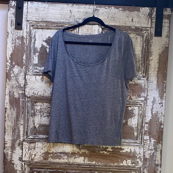 LOFT Heather Gray Short Sleeve Tee - Picture 1 of 5
